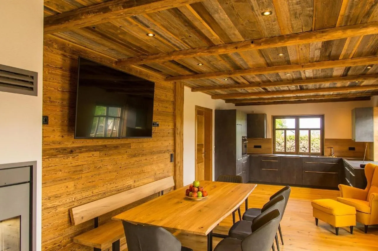 Chalet Am Oelberg Mit Badefass Und Altholzsauna Waldmuenchen